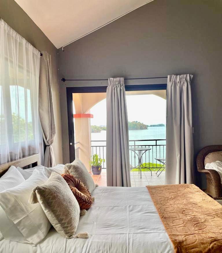 Seagull Cove Resort Бока-Чика Экстерьер фото
